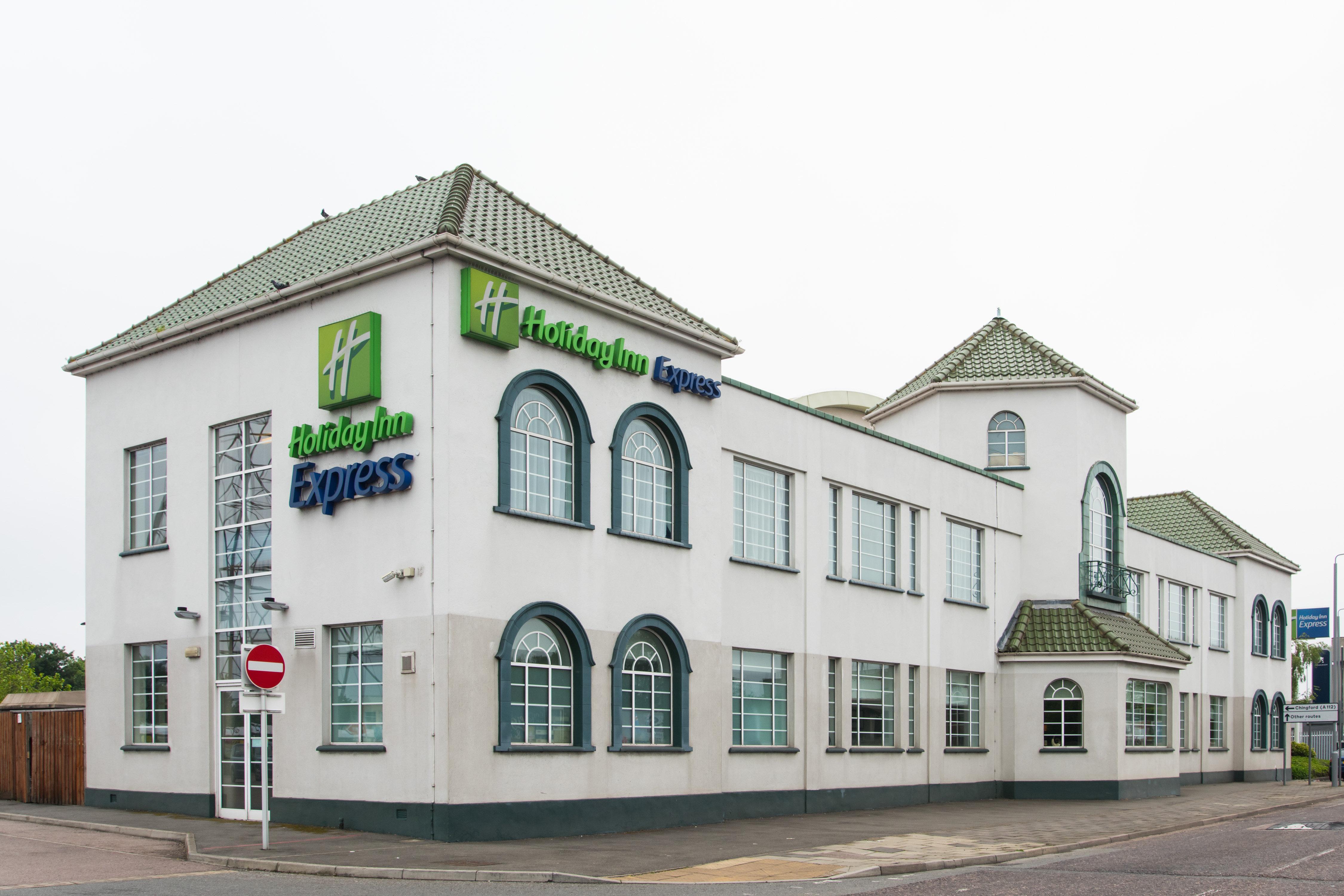 Holiday Inn Express London Chingford, An Ihg Hotel Waltham Forest Exterior photo