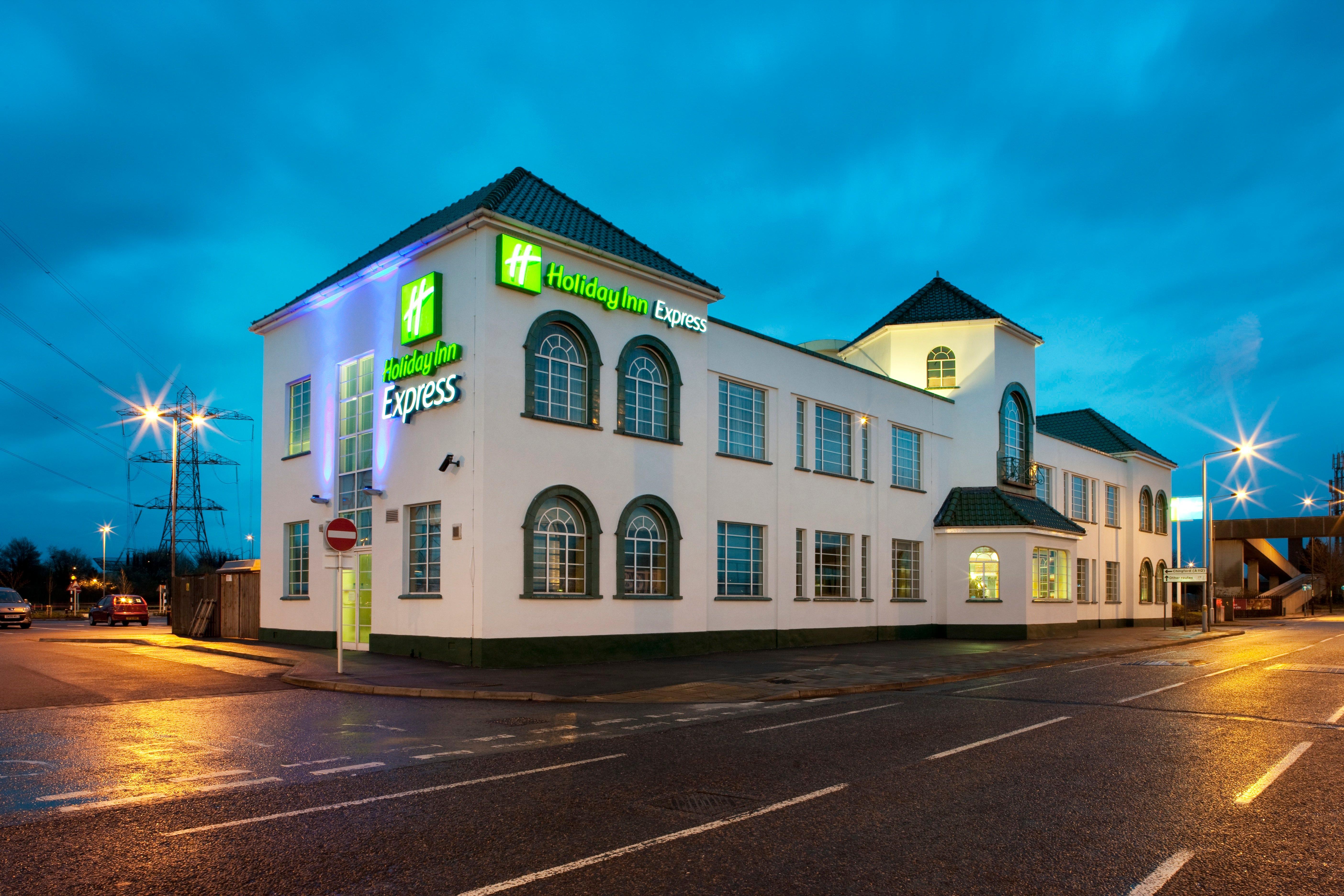 HOLIDAY INN EXPRESS LONDON CHINGFORD, AN IHG HOTEL WALTHAM FOREST 3*  (United Kingdom) - from C$ 115 | iBOOKED